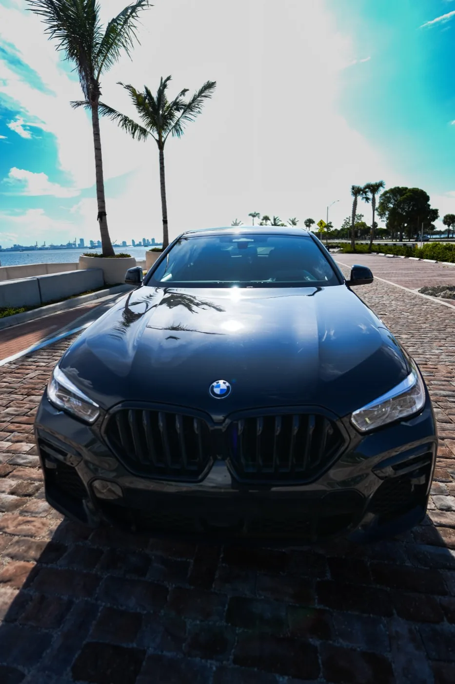 BMW X6 M50i 2023 in Miami, photo 2