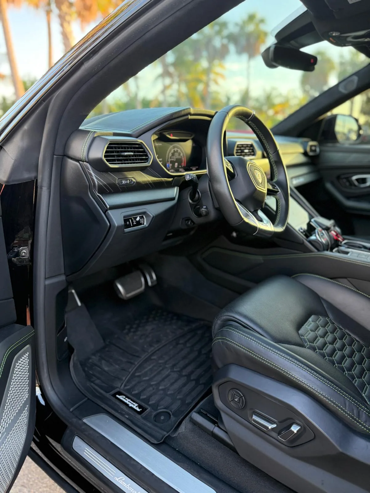 Lamborghini Urus 2020 in Miami, photo 5