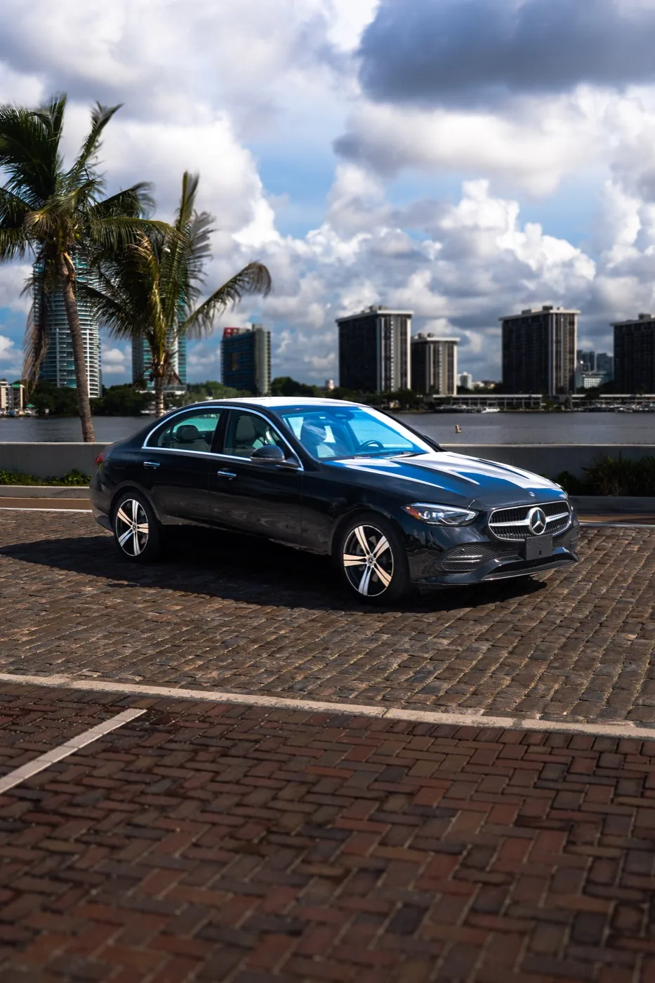 Mercedes-Benz C300 2025 in Miami, photo 5