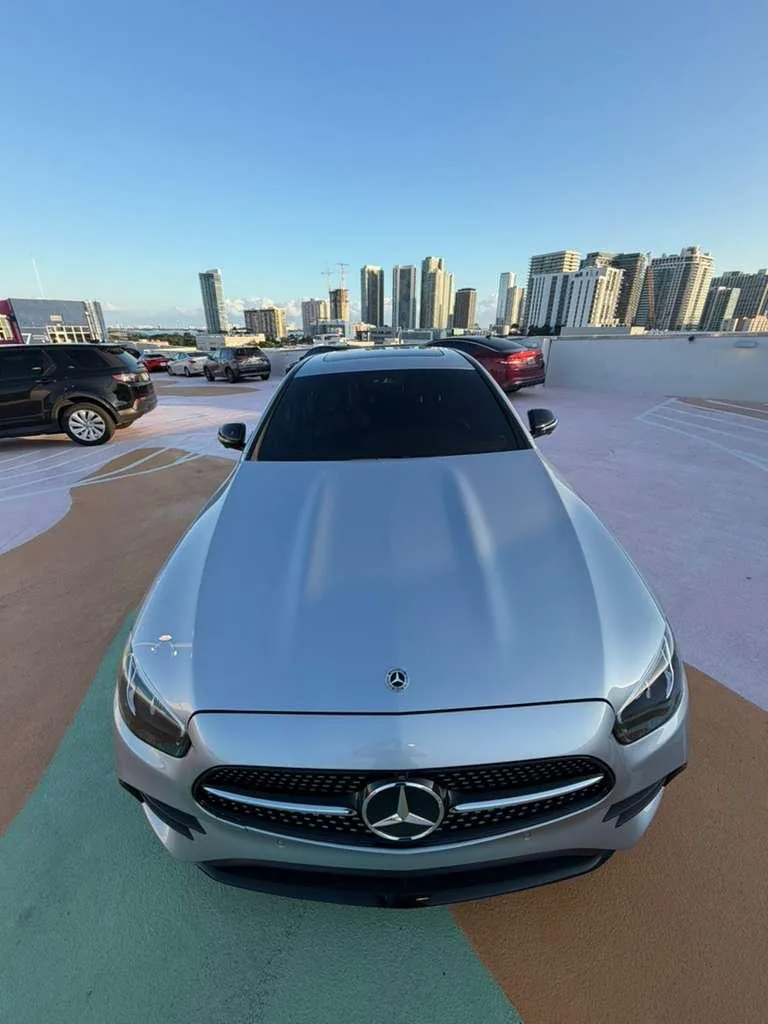Mercedes-Benz E350 2023 in Miami, photo 4