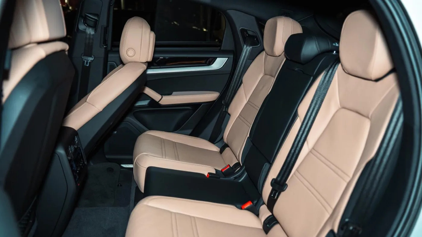 Porsche Cayenne 2026 in Miami, photo 2